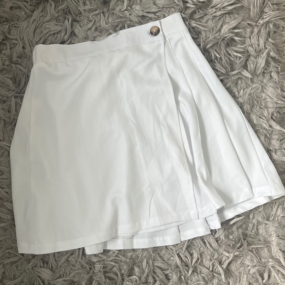 Short White Pleated Skirt S - Picture 6 of 6